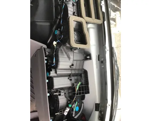 INTERNATIONAL  Cab