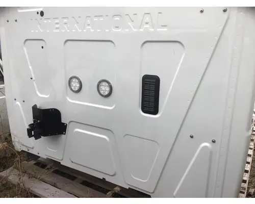 INTERNATIONAL  Cab