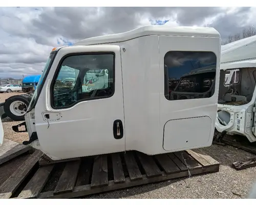 INTERNATIONAL  Cab