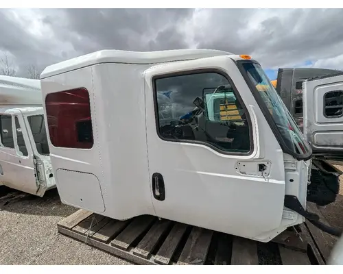 INTERNATIONAL  Cab