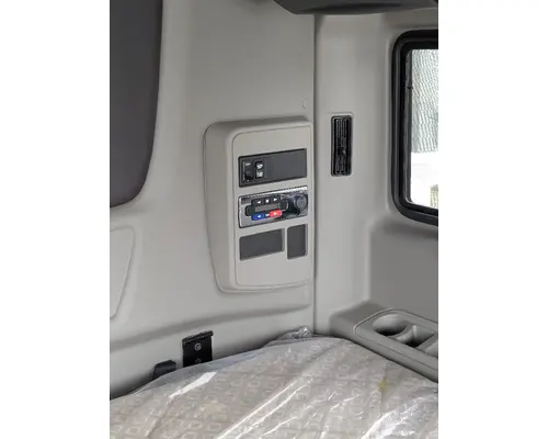 INTERNATIONAL  Cab