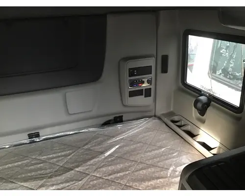 INTERNATIONAL  Cab