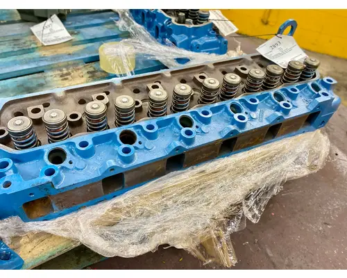INTERNATIONAL  Cylinder Head