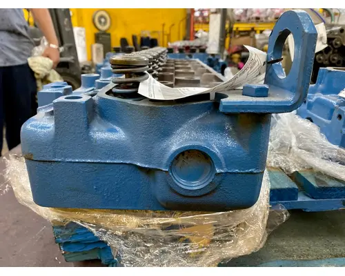 INTERNATIONAL  Cylinder Head