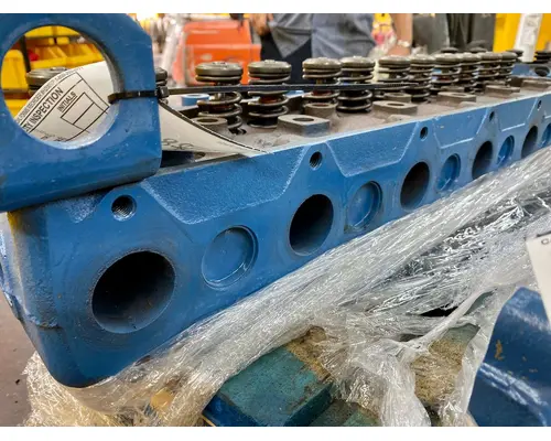 INTERNATIONAL  Cylinder Head