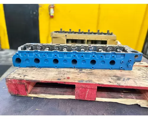 INTERNATIONAL  Cylinder Head