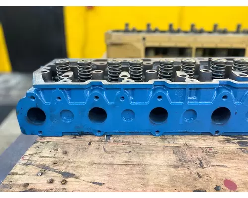 INTERNATIONAL  Cylinder Head