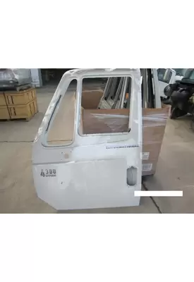 INTERNATIONAL  DOOR ASSEMBLY, FRONT