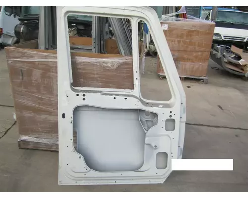 INTERNATIONAL  DOOR ASSEMBLY, FRONT