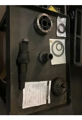 INTERNATIONAL  Differential Parts, Misc.