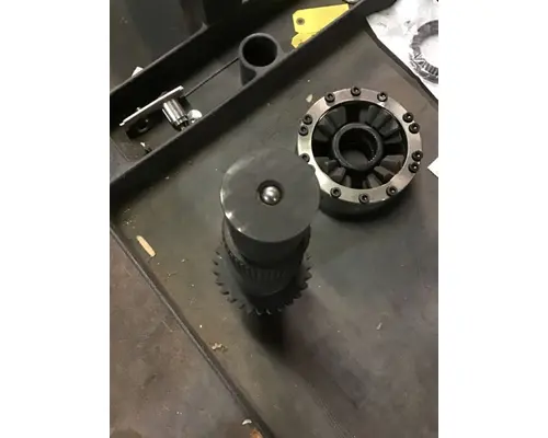 INTERNATIONAL  Differential Parts, Misc.