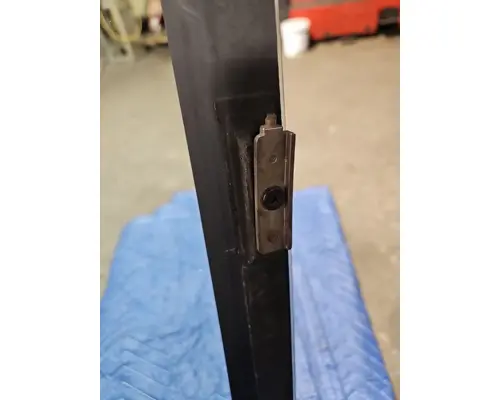 INTERNATIONAL  Door Vent Glass, Front