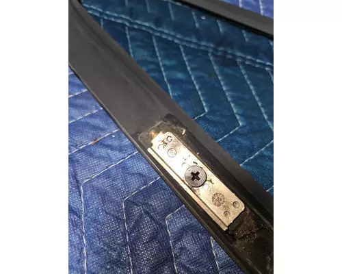 INTERNATIONAL  Door Vent Glass, Front
