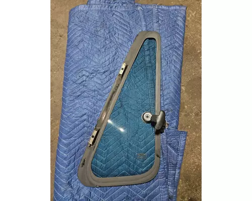 INTERNATIONAL  Door Vent Glass, Front
