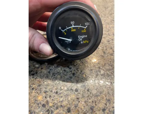 INTERNATIONAL  Gauges (all)