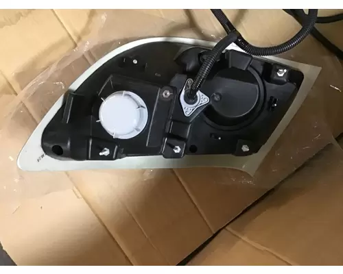 INTERNATIONAL  Headlamp Assembly