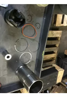 INTERNATIONAL  Piston