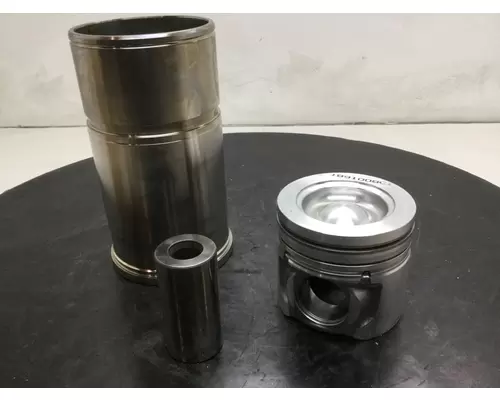 INTERNATIONAL  Piston