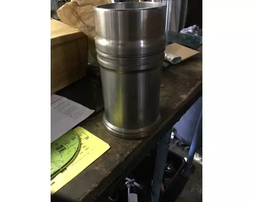INTERNATIONAL  Piston