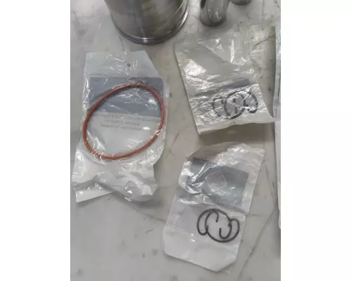 INTERNATIONAL  Piston