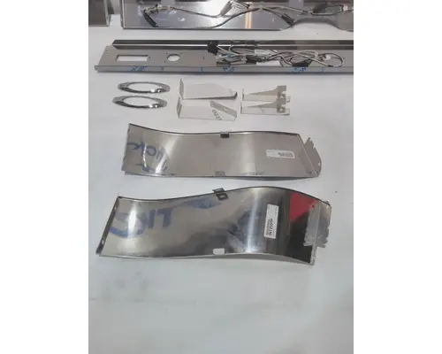 INTERNATIONAL  Side Fairing