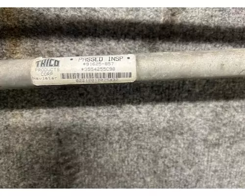 INTERNATIONAL  Windshield Wiper Assembly