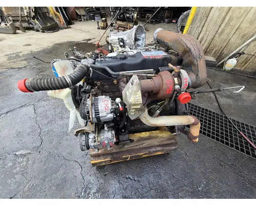ISUZU 3.9 Air Conditioner Compressor