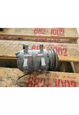 ISUZU 3.9 Air Conditioner Compressor