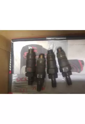 ISUZU 4BD2TC Fuel Injector