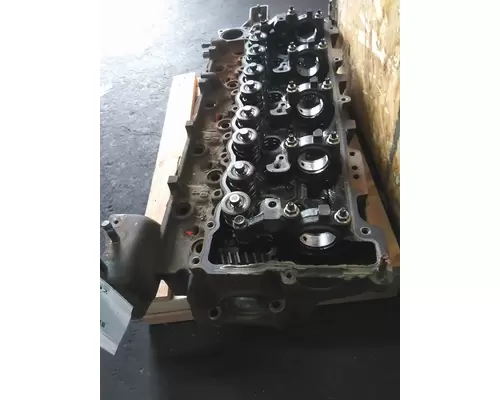 ISUZU 4HE1T CYLINDER HEAD