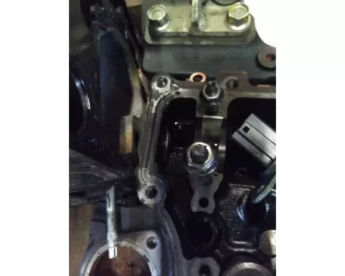 ISUZU 4HK1TC (5.2L) CYLINDER HEAD