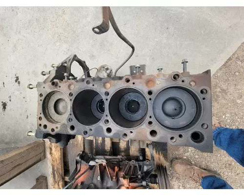 ISUZU 4HK1TC Cylinder Block