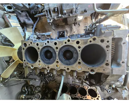 ISUZU 4HK1TC Cylinder Block