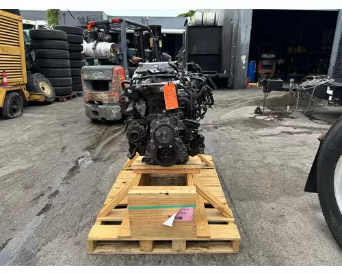 ISUZU 4HK1TC Engine Assembly