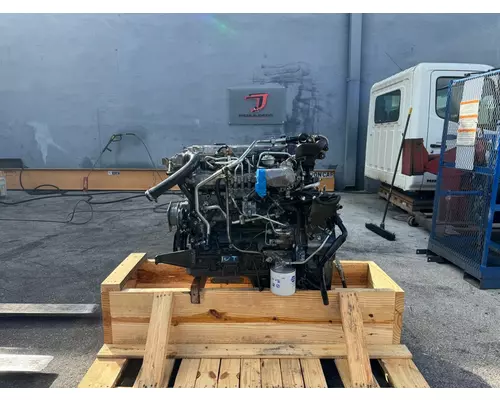 ISUZU 4HK1TC Engine Assembly