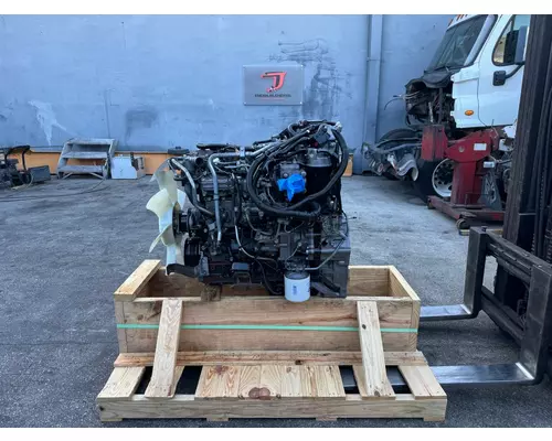 ISUZU 4HK1TC Engine Assembly