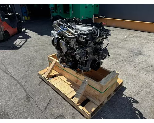 ISUZU 4HK1TC Engine Assembly
