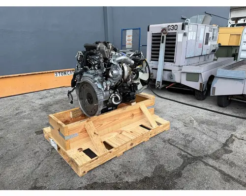 ISUZU 4HK1TC Engine Assembly