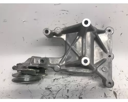 ISUZU 4HK1TC Engine Bracket