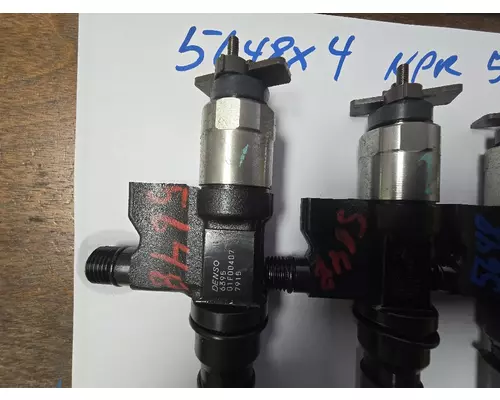 ISUZU 4HK1TC Fuel Injector