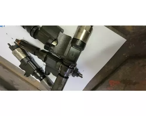 ISUZU 4HK1TC Fuel Injector