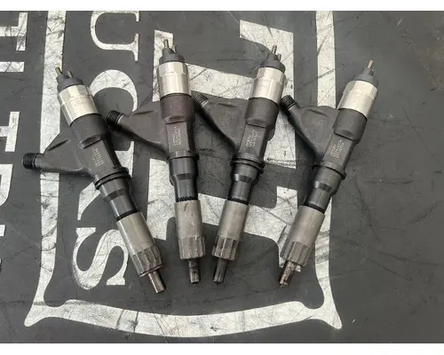 ISUZU 4HK1TC Fuel Injector