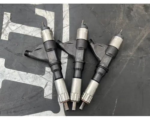 ISUZU 4HK1TC Fuel Injector