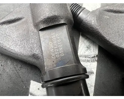 ISUZU 4HK1TC Fuel Injector