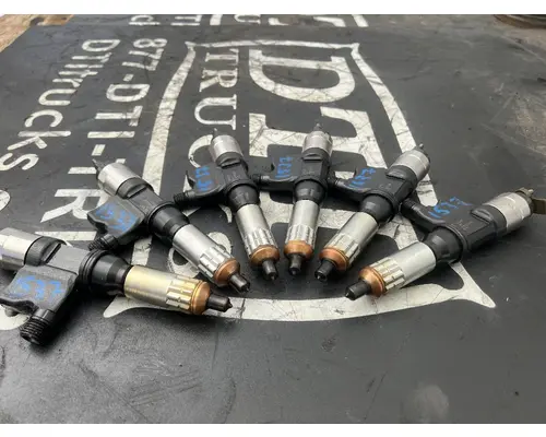 ISUZU 4HK1TC Fuel Injector