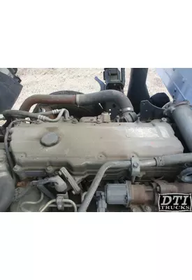 ISUZU 4HK1TC Valve Cover