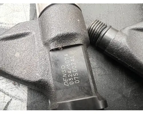 ISUZU 4JJ1-TC Fuel Injector