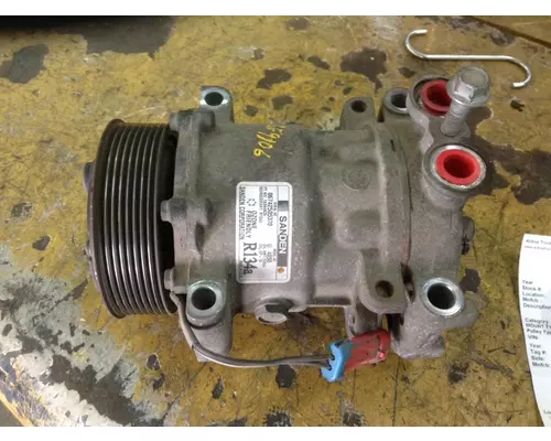 ISUZU 6HK1 Air Conditioner Compressor