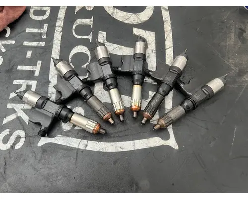 ISUZU 6HK1 Fuel Injector