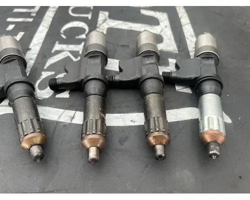 ISUZU 6HK1 Fuel Injector